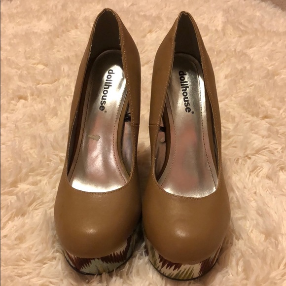 Dollhouse tan wedge heels! - Picture 3 of 3